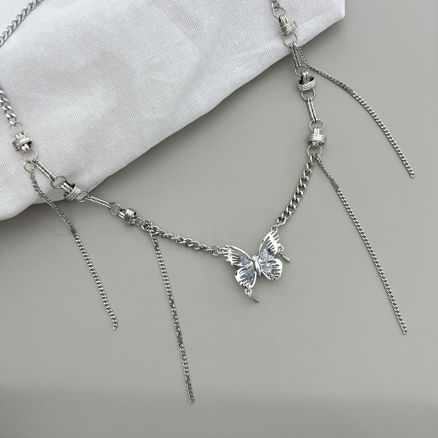 Butterfly Fairy Descends to Earth, Sweet Cool Wind Crystal Butterfly Tassel Necklace, Female Minority Design, Light Luxury, High Grade Feeling Collar Chain