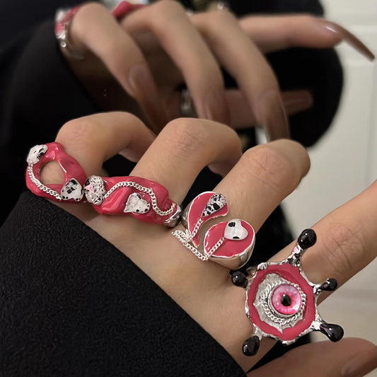 Bored, wearing a little devil's eye ring on my hand, sweet and cool spicy girl Y2K ring, niche sensation glass eye beads