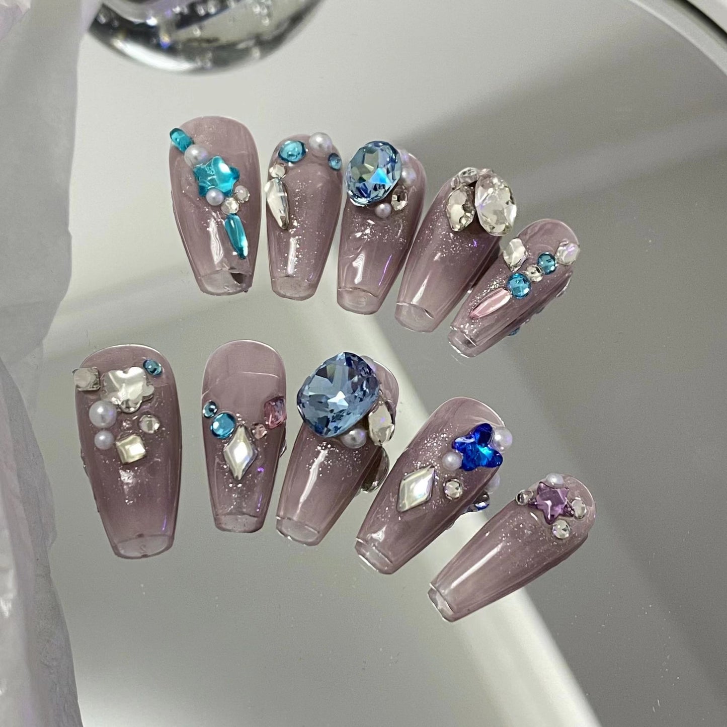 Customized nails with a high sense of taste, hand-painted design nails