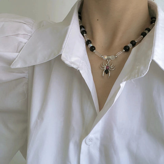 Dark high street with diamond spider pendant round bead necklace