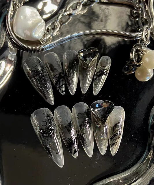 Haute Couture Nails can be privately sent to choose the shape of the nail