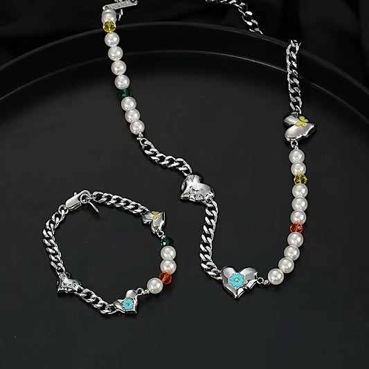 Pearl necklace female love niche senior sense of fashion personality stitching accessories ins the same cold wind clavicle chain