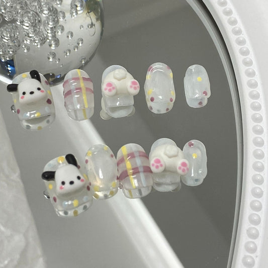 Wearing handmade nails, super cute and sweet Pacha dog, small lattice, pregnant women and students can be disassembled