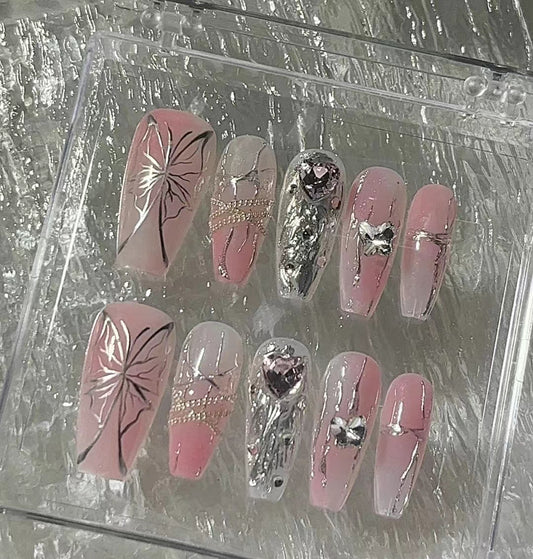 Customizing beautiful nails