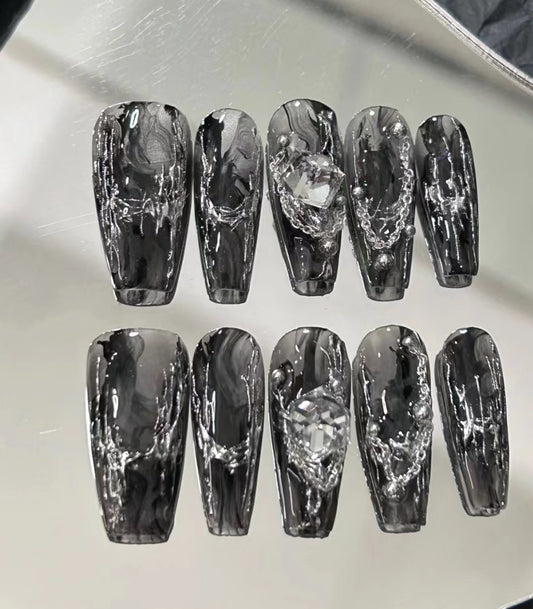 Haute Couture Nails can be privately sent to choose the shape of the nail
