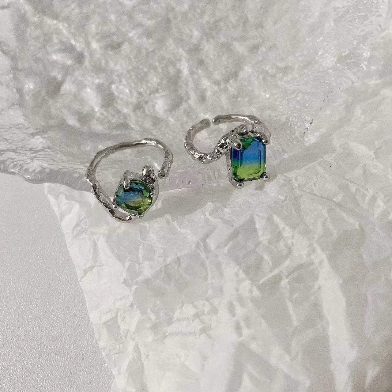 Green premium feeling metal ring