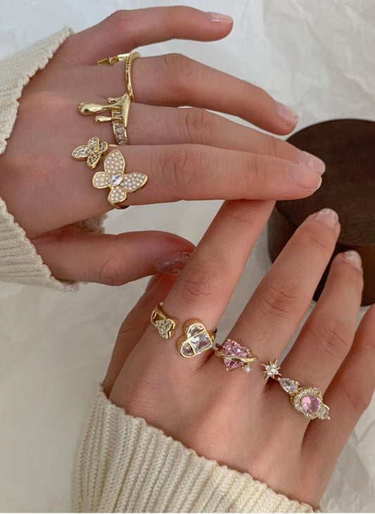 Gold Design Niche Diamond Ring