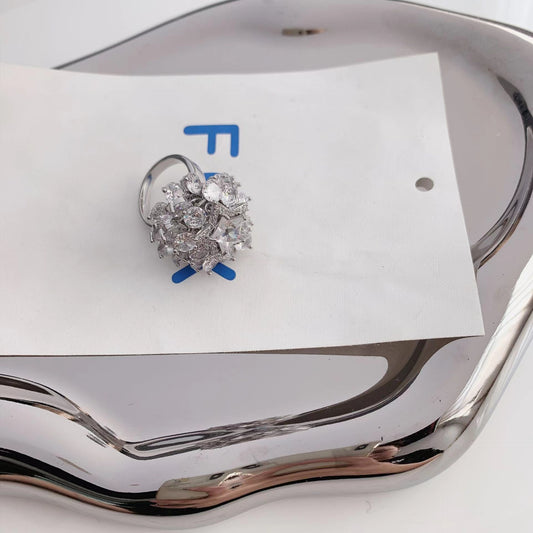 Star Diamond ring, index finger, feminine, versatile, trendy ring