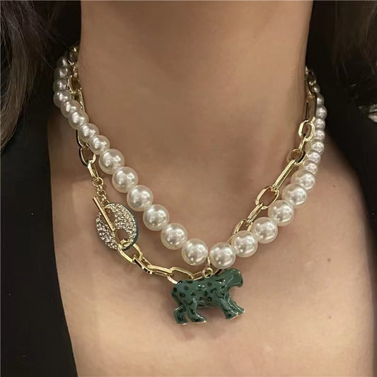 Pearl short clavicle chain Millennium personality painting Leopard Animal Pendant Necklace