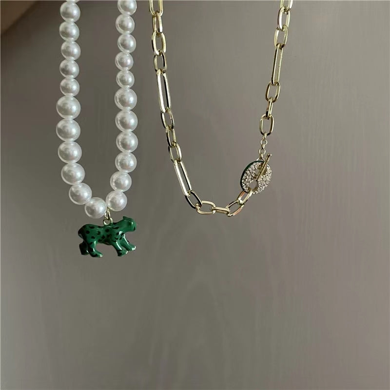 Pearl short clavicle chain Millennium personality painting Leopard Animal Pendant Necklace