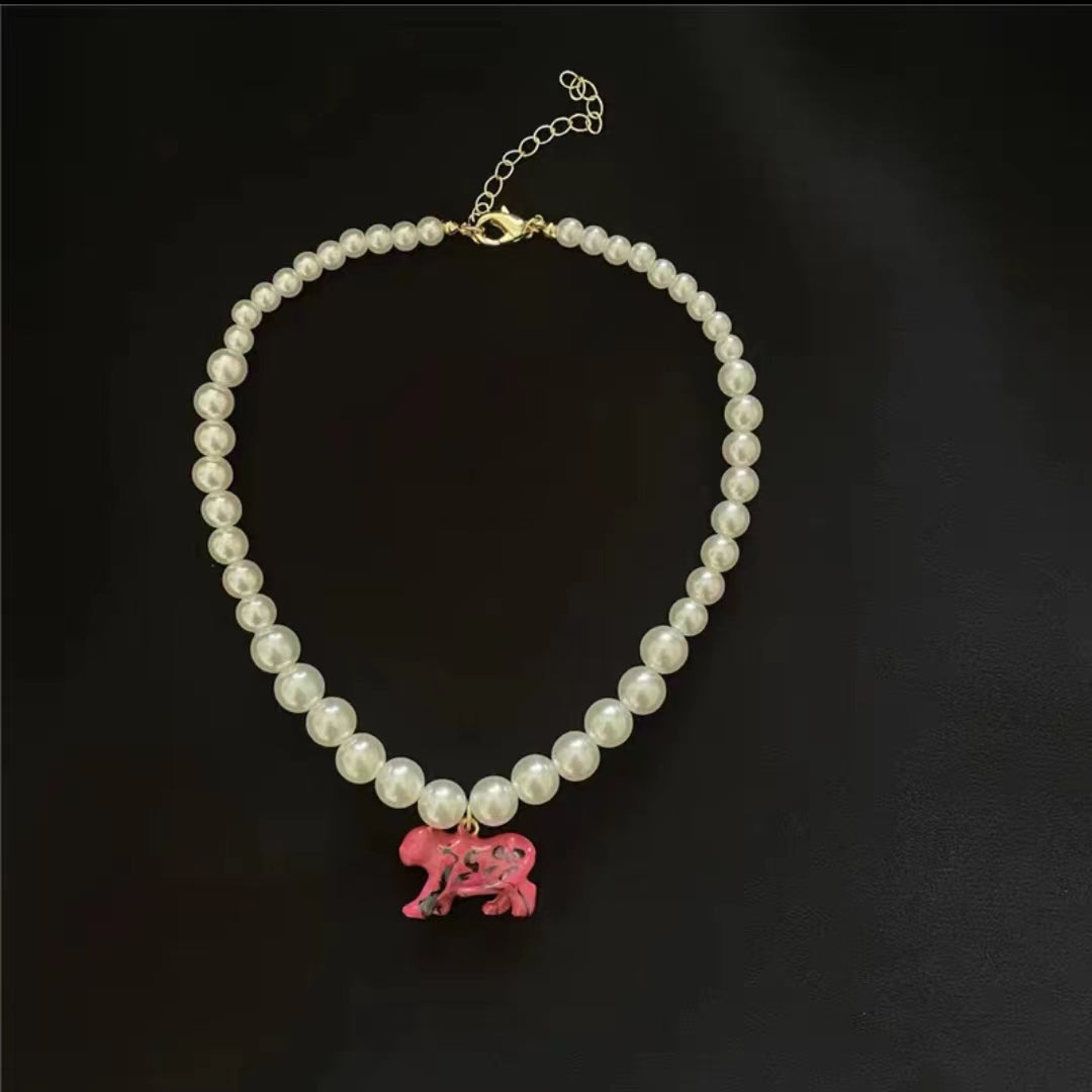 Pearl short clavicle chain Millennium personality painting Leopard Animal Pendant Necklace