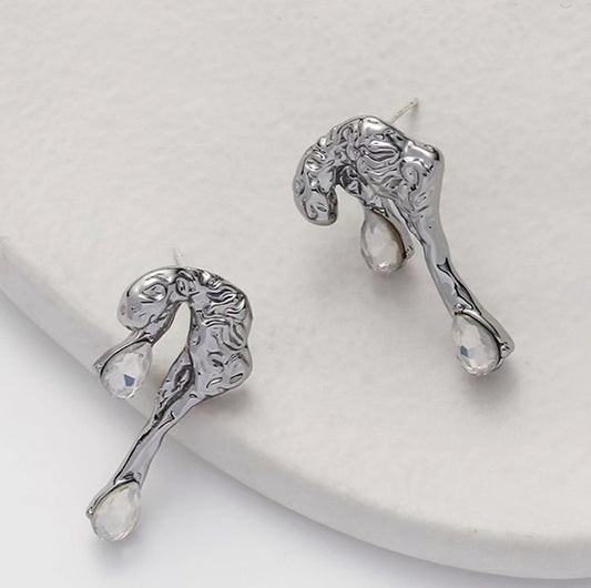 Wrinkle texture style earrings Small number design earrings High quality fashion