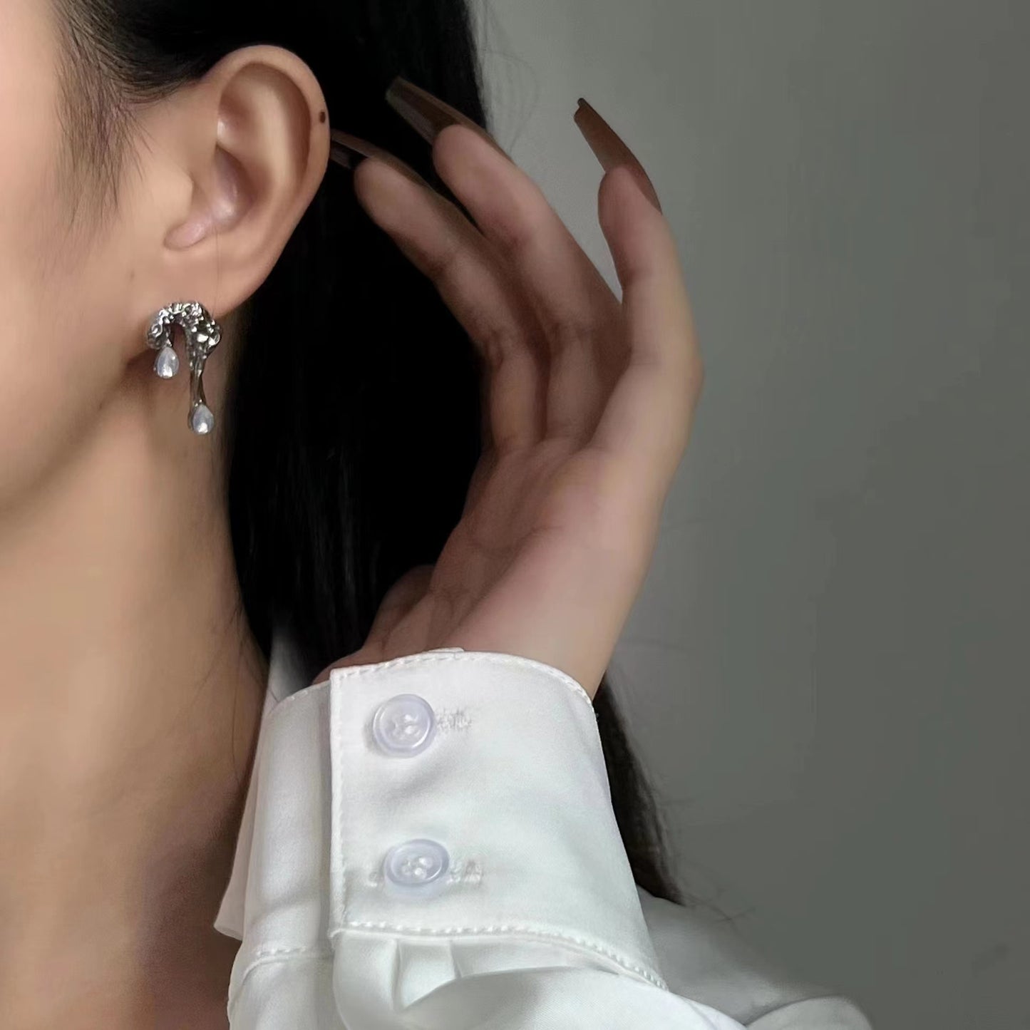 Wrinkle texture style earrings Small number design earrings High quality fashion