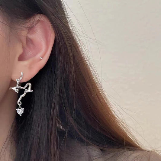 Small crowd design thorns curve love zircon 925 silver needle earrings