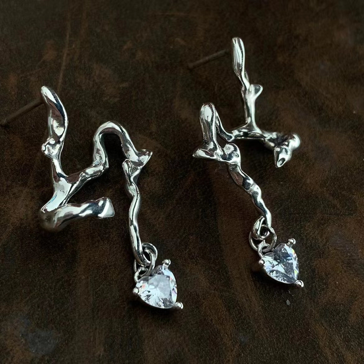 Small crowd design thorns curve love zircon 925 silver needle earrings