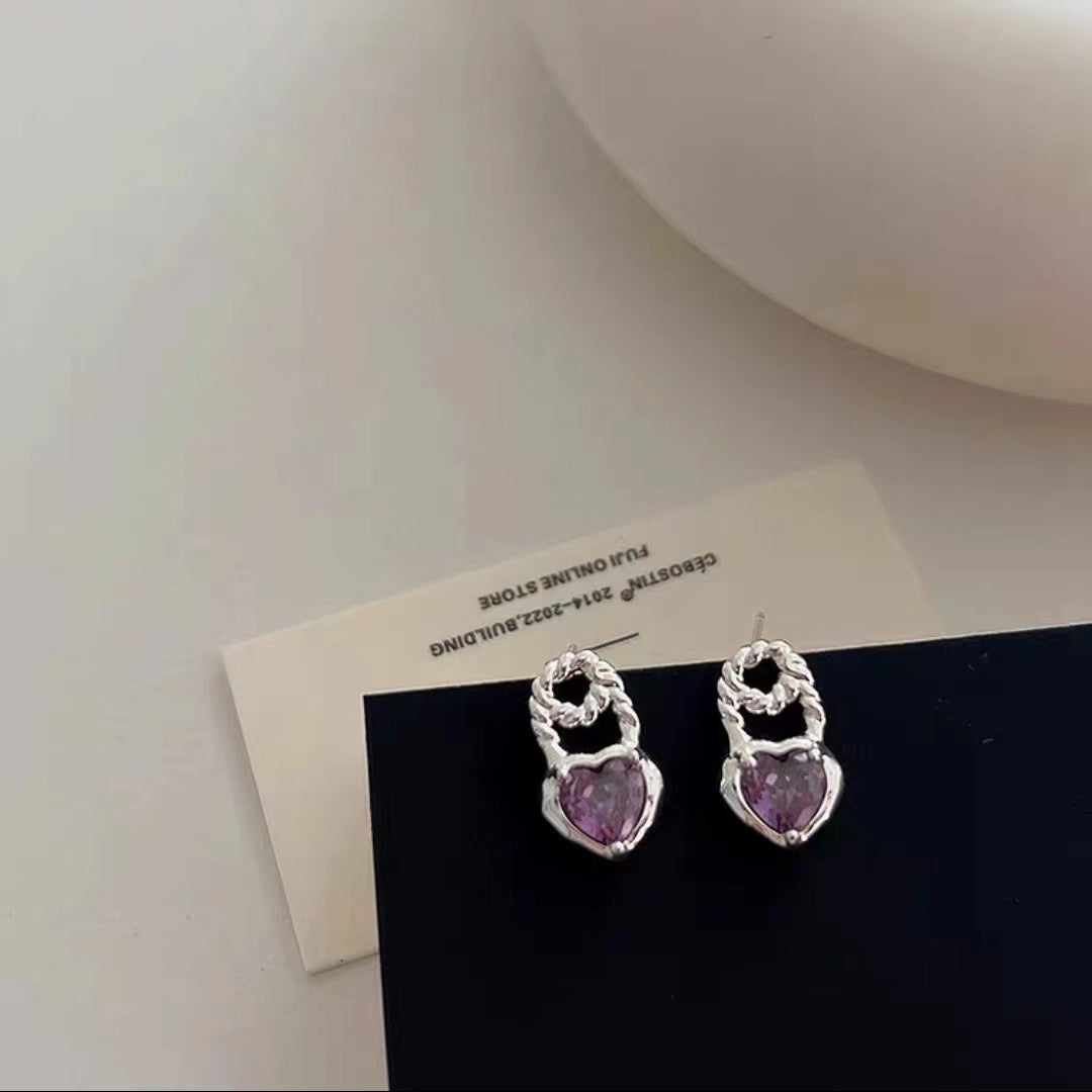 Small Design Zircon Metal Pin Love Earrings for Women Small