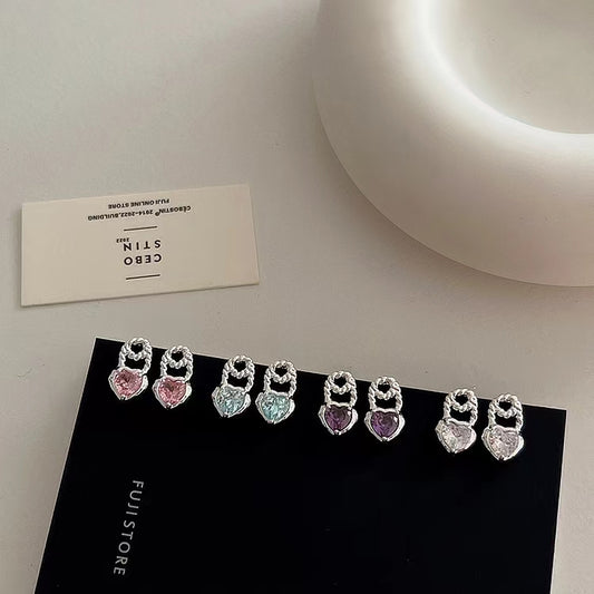 Small Design Zircon Metal Pin Love Earrings for Women Small