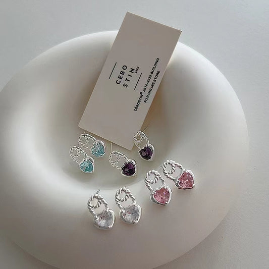 Small Design Zircon Metal Pin Love Earrings for Women Small
