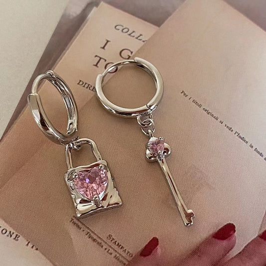 Pink Love Key Lock Asymmetrical Ear Buckle Small Design Sweet Cool Girl