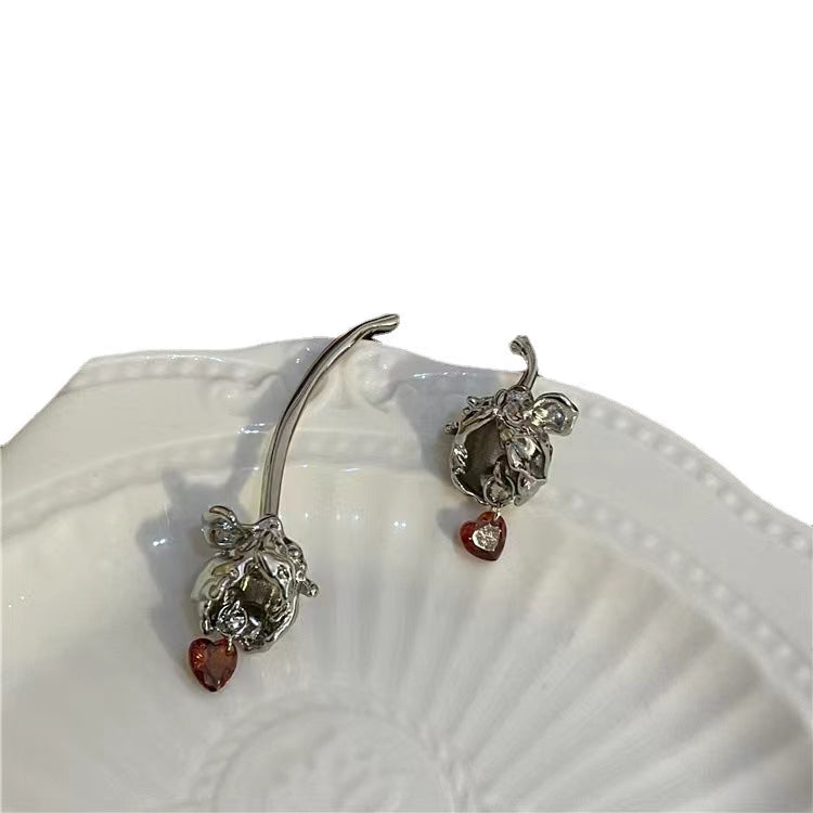 Stereoscopic metal liquid rose earrings, small number personality asymmetry S925 silver