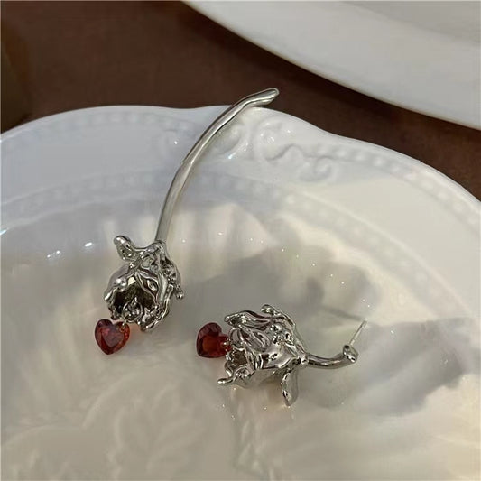 Stereoscopic metal liquid rose earrings, small number personality asymmetry S925 silver