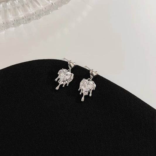 Sweet, cool, cool, caring earrings, female silver liquid drop earrings, small design