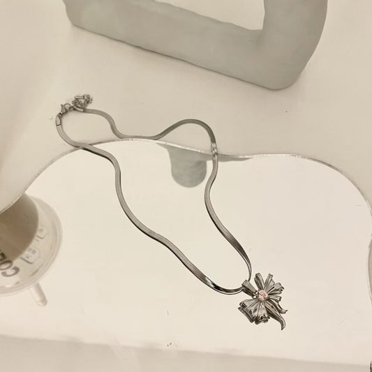 Bow Necklace Earrings 2021 New Feminine Style Simple Versatile Texture Design Luxury Clavicle Chain Fashion