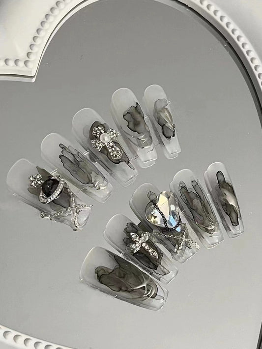 Haute Couture Nails can be privately sent to choose the shape of the nail