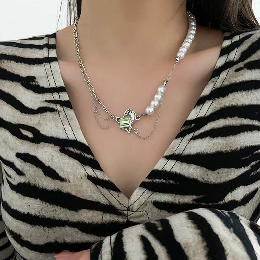Niche green diamond love stitching pearl necklace female senior Korean design sense ins cold wind light luxury collarbone chain