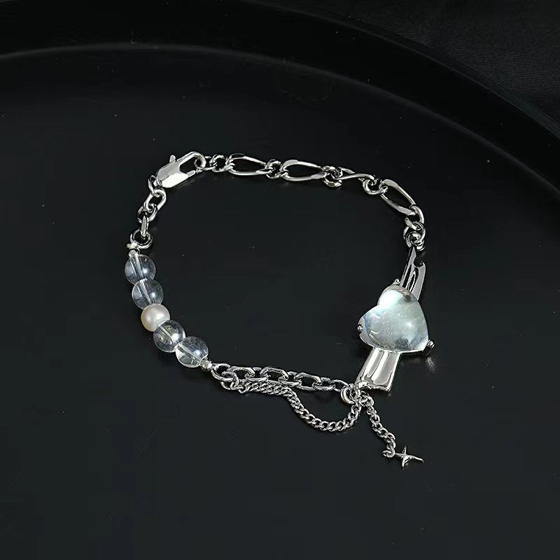 Love heart necklace female niche design senior sense of personality with a hundred splicing accessories ins sweet cool cold wind collarbone chain