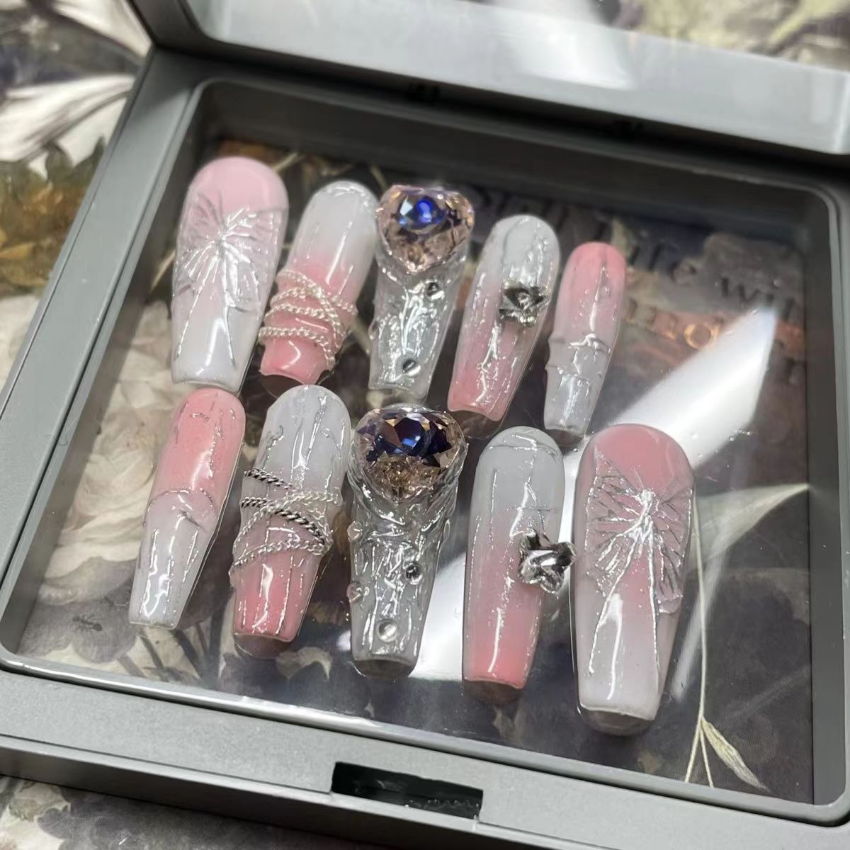 Heavy metal silver fusion butterfly Spice Girl Sweetheart Heavy duty light luxury handmade nail art flash diamond student nail art