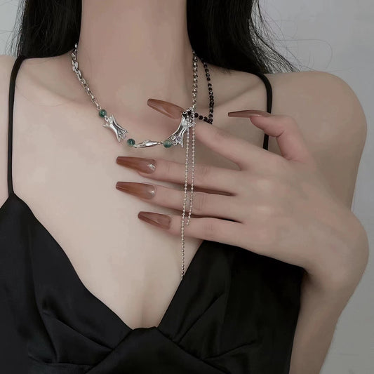 Green stone inlaid beads silver clavicle chain