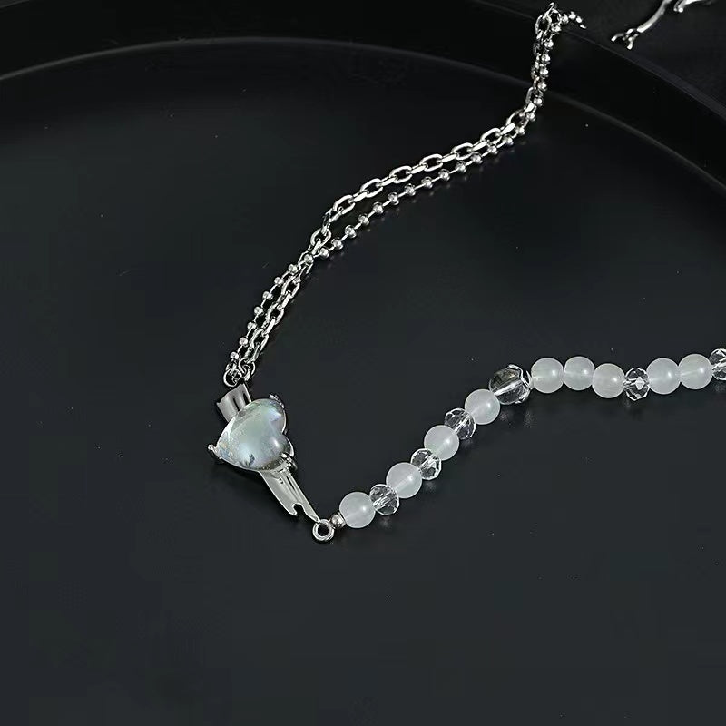 Love heart necklace female niche design senior sense of personality with a hundred splicing accessories ins sweet cool cold wind collarbone chain