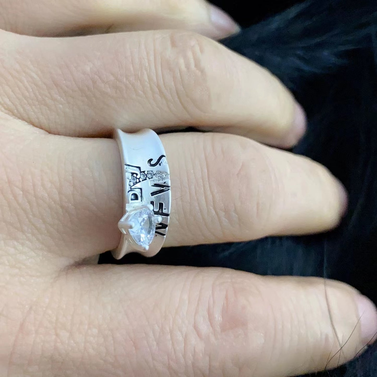 Niche design sense light luxury new tide pink cat's eye stone ring