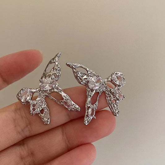 Dream butterfly dance high sense of retro metal zircon butterfly earrings light luxury fashion niche design Korean earrings