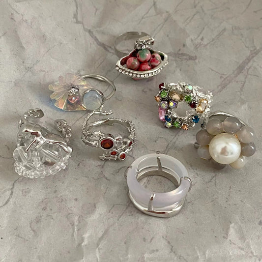 Silver French court floral niche non-clashing pearl ring