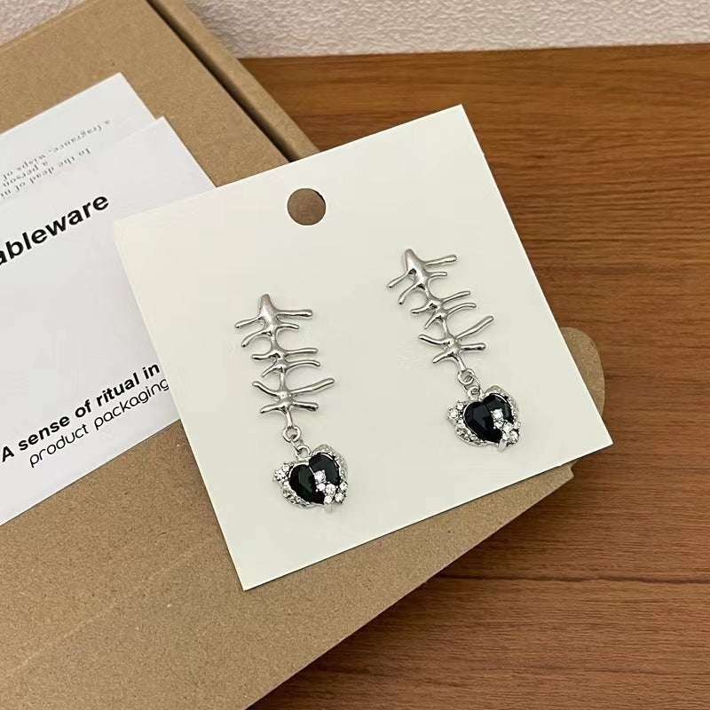 Design sense niche cold wind black with diamonds love tassel earrings sweet cool wind personality unique shape earrings female