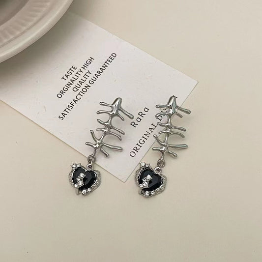 Design sense niche cold wind black with diamonds love tassel earrings sweet cool wind personality unique shape earrings female