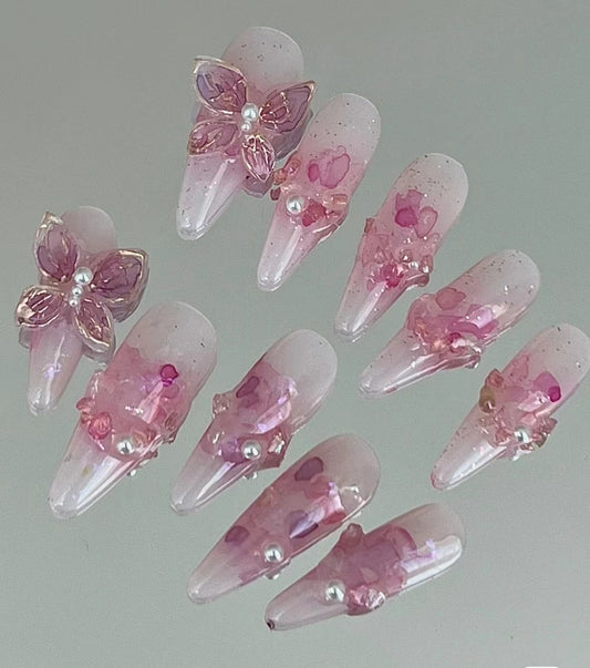 Hand customized nails