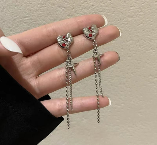 S925 silver pin personality sweet cool metal sense love earrings