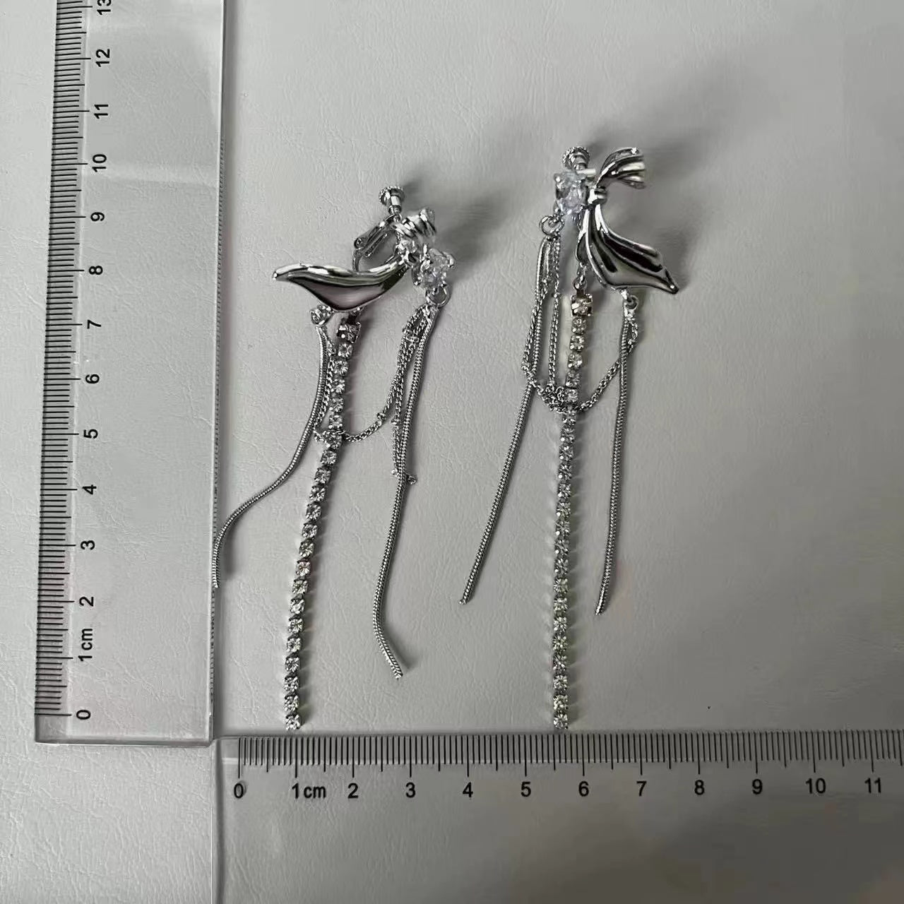 Elf ear hanging cold wind earrings female niche design butterfly tassel chain earrings light luxury sense earrings