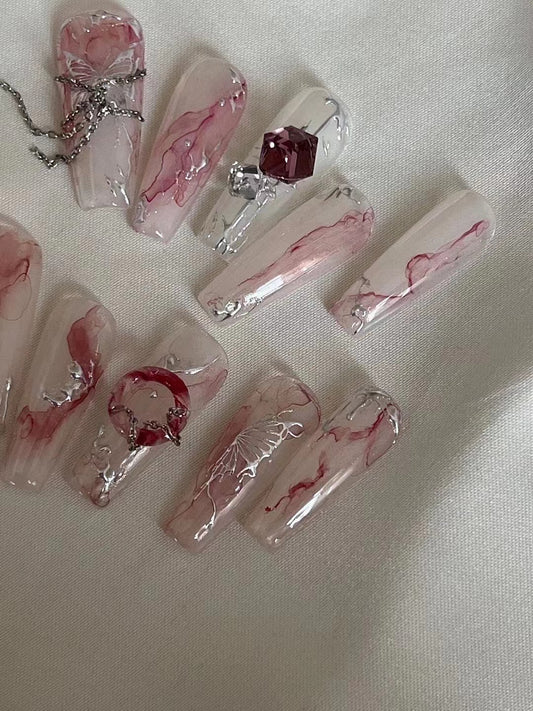 Haute Couture Nails can be privately sent to choose the shape of the nail