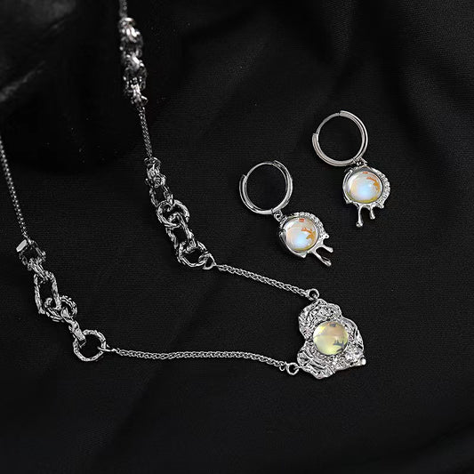 Love necklace female senior sense of hip-hop cold wind sweet cool fashion versatile personality 2022 new collarbone chain tide