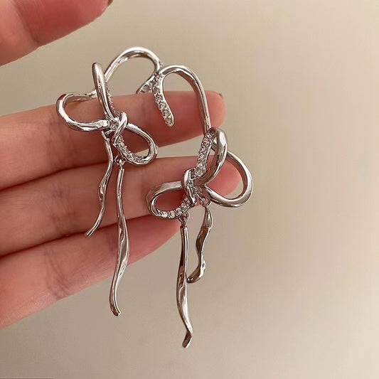 Can't untie the bow teenage sense of exquisite exaggerated ear clips