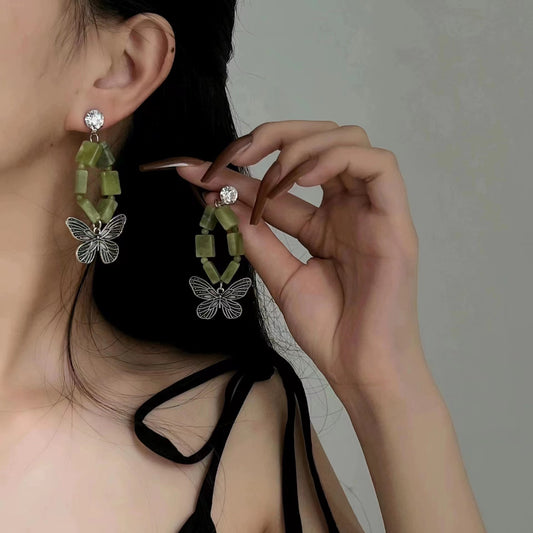 Original green handmade crushed stone special-shaped elbow Butterfly Earrings New Chinese retro niche Y2K