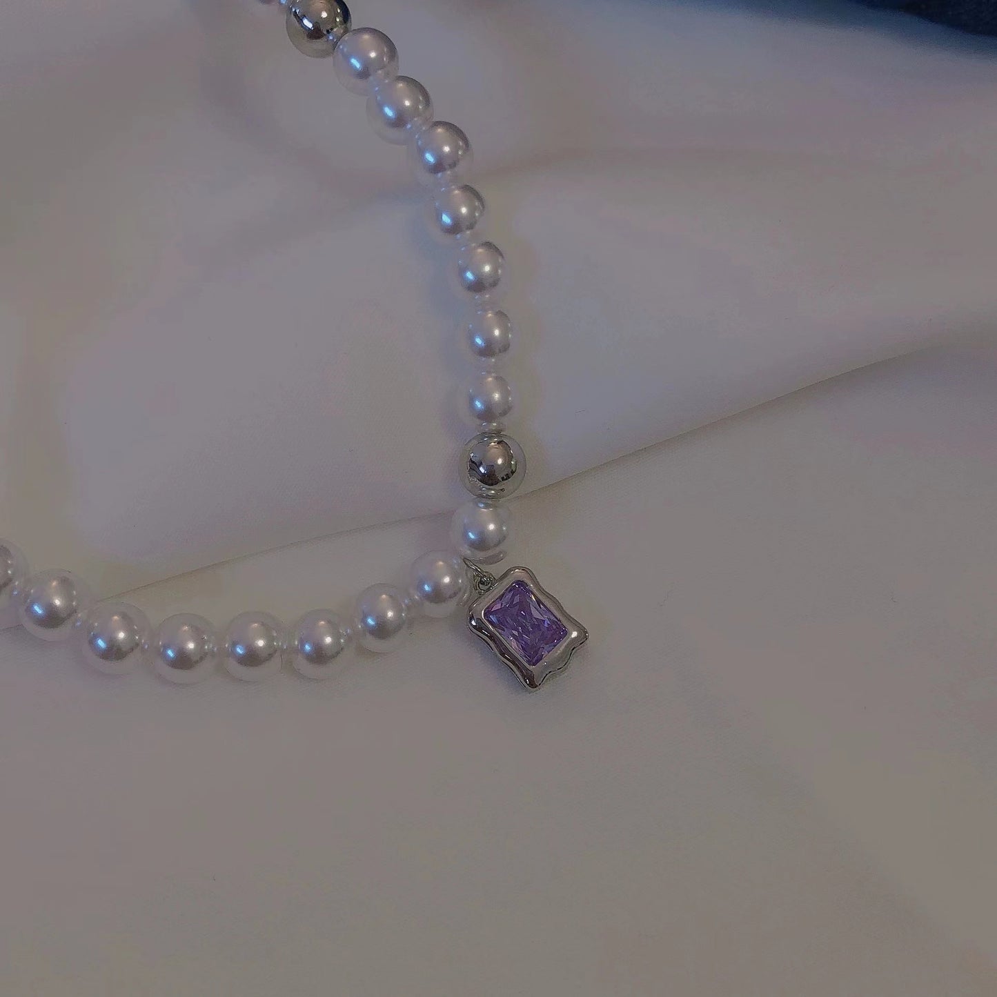 Baroque shaped pearl collarbone chain