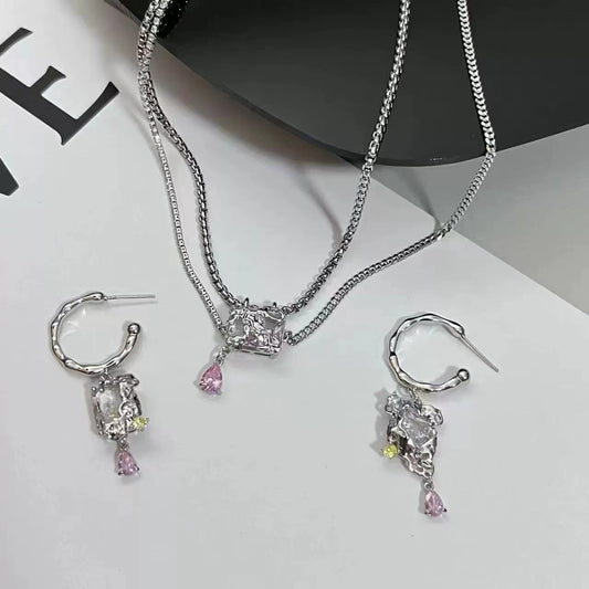 Double layered resin zirconia necklace