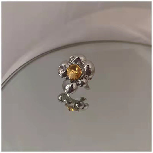 Super flash small Flower Rhinestone ear bone clip