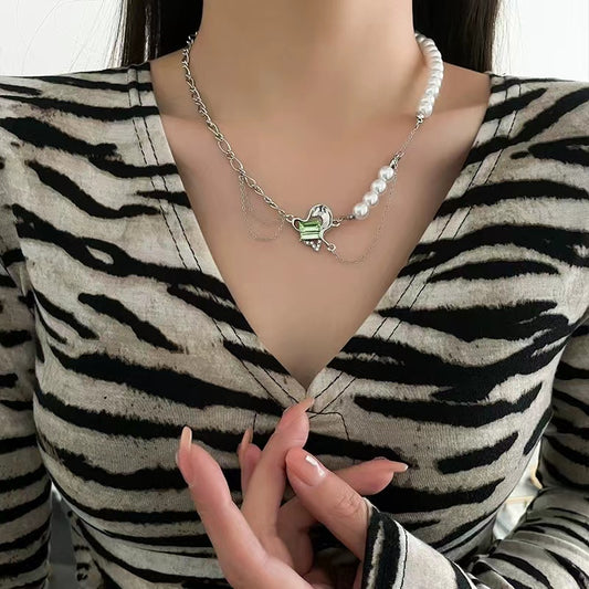 Niche green diamond love stitching pearl necklace female senior Korean design sense ins cold wind light luxury collarbone chain