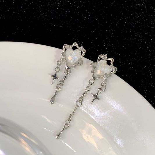 Simple, atmospheric, white zircon, fashionable, light and luxurious earrings, a collection of high-end earrings for women